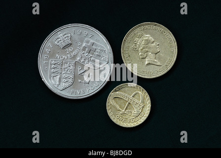 Fünf Pfund, zwei Pfund und ein Pfund-Münzen. Februar 2010 Stockfoto