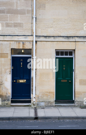 zwei Türen und in St. John's Street Oxford, typische Oxford Architektur Stockfoto