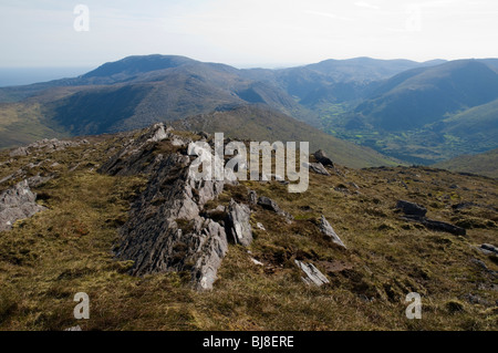 Die Caha Berge von Knockowen, über den Healy Pass an der Grenze der Grafschaften Kerry und Cork, Beara Halbinsel, Irland. Stockfoto