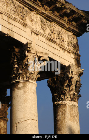 Tempel des Augustus, zwischen 14:00 und 14 n. Chr. Detail gebaut. Pula. Die Halbinsel Istrien. Kroatien. Stockfoto