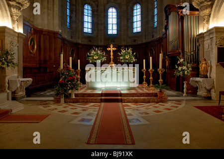 KATHEDRALE NOTRE-DAME-DES-DOMS, PALAIS DES PAPES, AVIGNON, FRANKREICH Stockfoto