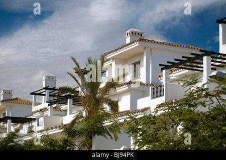 Spanische Luxus-Ferienwohnungen in Puerto Banus Stockfoto