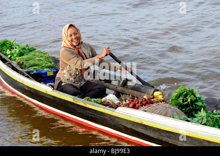 Pasar Terapung schwimmenden Markt, Kuiin und Flüsse Barito, Banjarmasin, Kalimantan, Indonesien Stockfoto