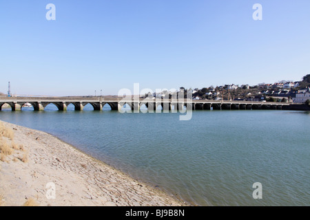 Bideford North Devon mittelalterlichen lange Brücke über Fluß Torridge. Stockfoto