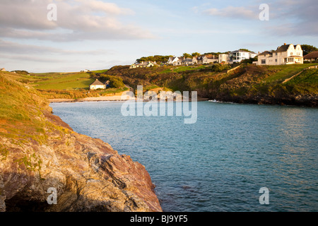 Abendlicht am Pentireglaze Haven und neues Polzeath, Cornwall, England Stockfoto