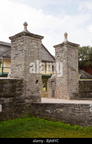 St. Augustine - Jan 2009 - das alte Stadttor Spalten von Coquina konstruiert sind eine bekannte Sehenswürdigkeit in St. Augustine, Florida Stockfoto