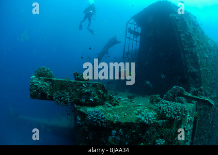 Scuba Diver über die Salem Express Wrack aus Safaga, Rotes Meer. Stockfoto