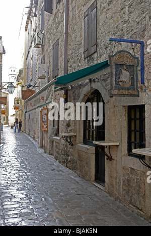Budva, alte Stadt-Halbinsel, typische Häuser, Montenegro Stockfoto