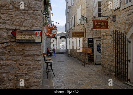 Budva, alte Stadt-Halbinsel, typische Häuser, Montenegro Stockfoto