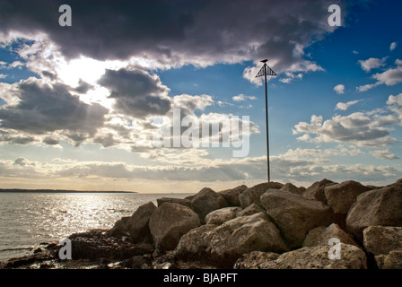 Felsen am Ufer Stockfoto