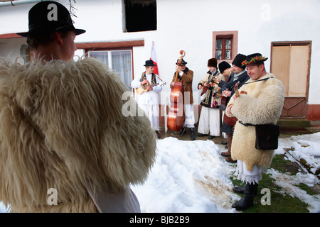 Ungarische Sokácok Musiker auf den Montag Prozession der Busojaras Spring Festival 2010 Mohacs Ungarn - Stockfotos Stockfoto