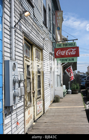 Ein Restaurant-Schild mit einer Coca-Cola-Logo, Portland, Vereinigte Staaten von Amerika Stockfoto