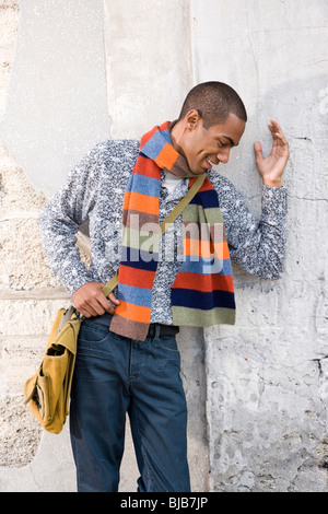 Schöne stilvolle afro-amerikanische Jüngling Stockfoto