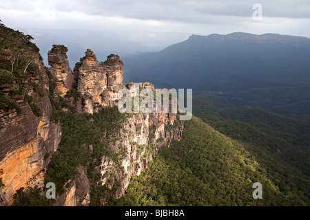 Drei Schwestern rock Formation im Australian Blue Mountains, New South Wales, Australien Stockfoto