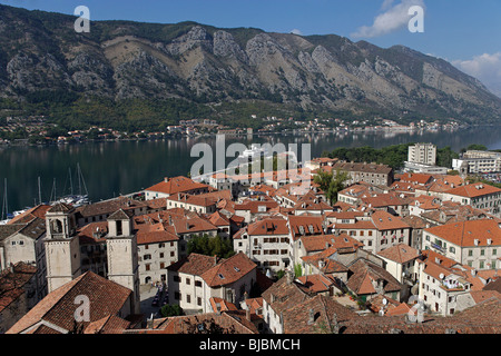 Kotor, Altstadt, Kathedrale St. Tryphon, 1166, Bucht von Kotor, Montenegro Stockfoto