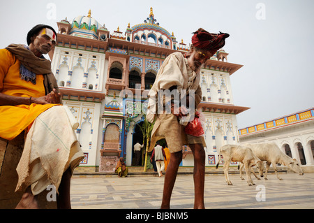 Sadhus in einem Tempel in Janakpur. Stockfoto