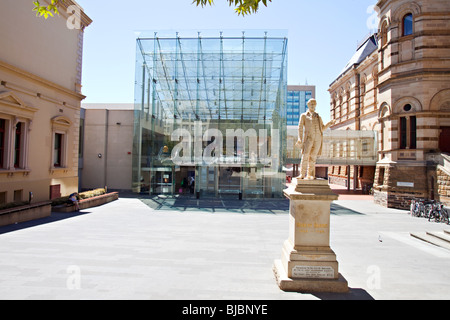 Robert Burns-Statue vor der State Library, University of Adelaide, South Australia Stockfoto