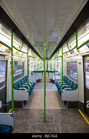 Innenansicht der eine leere London U-Bahn-Zug-Wagen Stockfoto