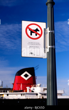 "Hunde sind nicht erlaubt" Zeichen in den alten Hafen von Montreal, Kanada Stockfoto