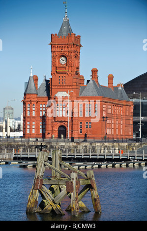 Die alten viktorianischen Pierhead roten Backsteingebäude in Cardiff Bay Wales UK Stockfoto