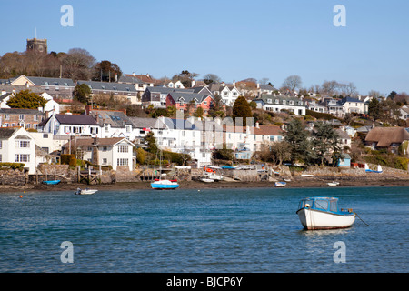 Newton Ferrers gesehen aus über den Fluss Yealm bei Noss Mayo, Devon England UK Stockfoto