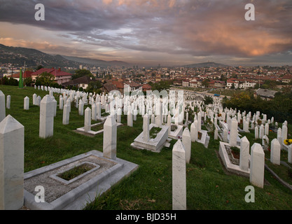 Die Märtyrer Memorial Friedhof Kovaci für die Opfer des Krieges in Stari Gradi Bezirk, Sarajevo Hauptstadt von Bosnien-Herzegowina Stockfoto