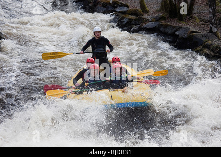 National Whitewater Center, Frongoch, Gwynedd, Nordwales, UK, Europa. White Water rafting auf dem Fluss Tryweryn. Stockfoto