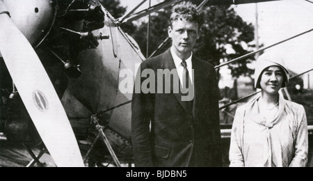 CHARLES LINDBERGH - US-Flieger-mit seiner ersten Frau, der Schriftstellerin Anne Morrow, nach ihrer Heirat im Mai 1929 Stockfoto