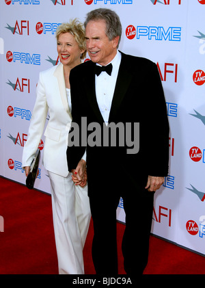 ANNETTE BENING WARREN BEATTY AFI LIFE ACHIEVEMENT AWARD eine Hommage an MICHAEL DOUGLAS CULVER Stadt LOS ANGELES CA USA 11. Juni Stockfoto