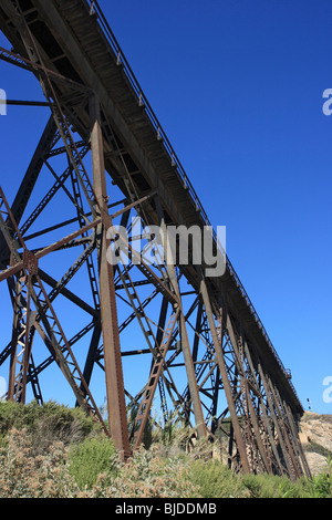 Alte Eisenbahnbrücke in Solvang, USA Stockfoto