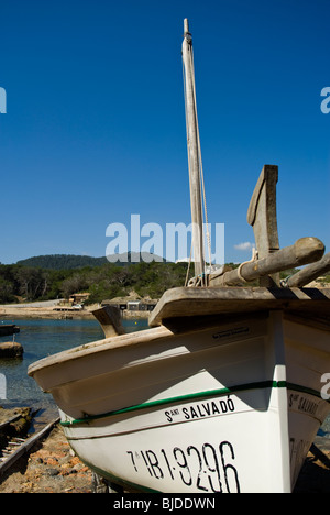 Detailansicht des Riging von einem Llaut, ibizenkischen traditionellen Fischerboot Stockfoto