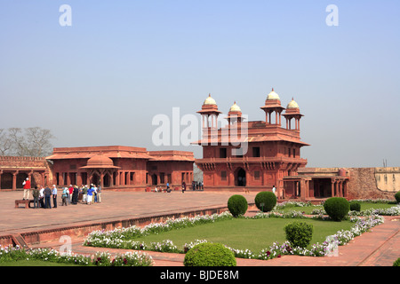 Diwan-e-Khas in Fatehpur Sikri aus rotem Sandstein gebaut; Hauptstadt des Mughal Reiches; Agra; Uttar Pradesh; Indien Stockfoto