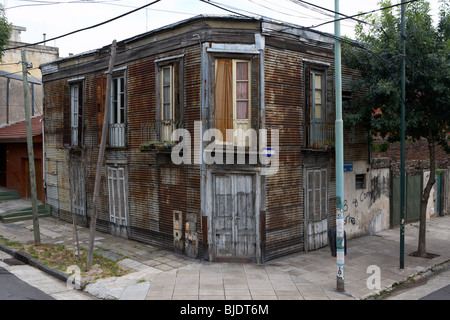 alten verfallenen Haus aus Holz und Wellblech in la Boca Capital federal Buenos Aires Republik Argentinien Stockfoto