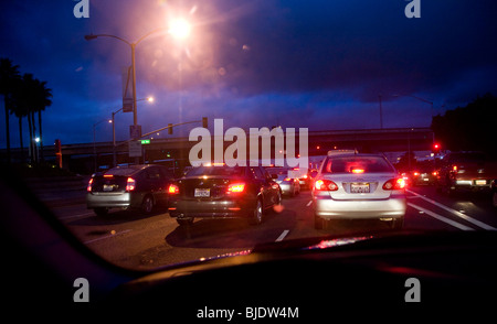 Regnerischen Nacht auf den Straßen Westchester, Los Angeles County, California, Vereinigte Staaten von Amerika Stockfoto