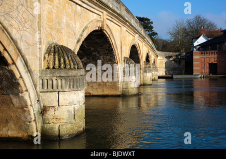 Brücke über den Fluss Themse in Henley on Thames-Oxfordshire-England-UK Stockfoto