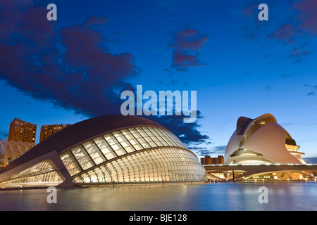 Spanien die Stadt der Künste und Wissenschaften in Valencia Gebäude Ciudad de Las Artes y de Las Ciencias eine kombinierte Wissenschaft Museum planetariu Stockfoto