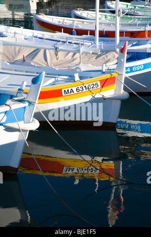 Cassis, Provence, Frankreich. Detail der Fischerboote im Hafen. Stockfoto