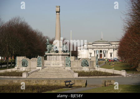 Dorf Port Sunlight, England. Die Sir William goscombe John "Verteidigung der Heimat" war Memorial geformt. Stockfoto