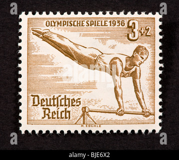 Briefmarke aus Deutschland zeigt eine Turnerin (1936 Olympische Spiele). Stockfoto