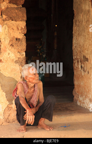 Alten Khmer. Aufgenommen am Phnom Udong, in der Nähe von Phnom Penh, Kambodscha Stockfoto