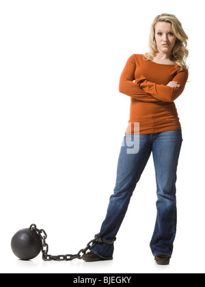 Frau mit einem Ball und Kette Stockfoto
