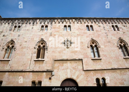 Tarragona-Gebäude-Fassade - Spanien Stockfoto