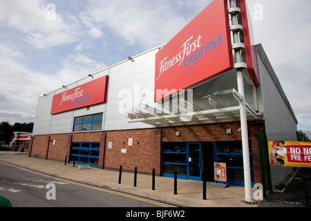 Fitness Express zuerst Aintree Racecourse Einzelhandel und Business Park Orbit Entwicklungen-Buisiness Units Stockfoto