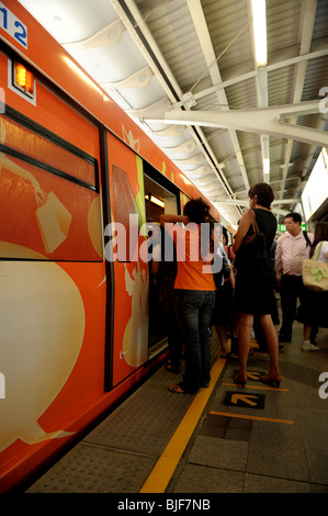 die Innenstadt von Bangkok Skytrain Station Nana, Bangkok, thailand Stockfoto