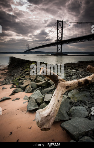 Forth Road Bridge von North Queensferry, Inverkeithing, Fife, Schottland Stockfoto