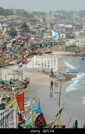 Fischerdorf an der Küste von Kap. Ghana, Westafrika, Afrika Stockfoto