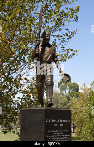 Bronze Statue außerhalb der MCG in Melbourne. Stockfoto