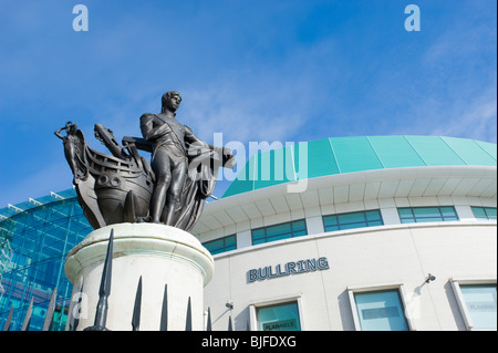 Statue von Admiral Lord Nelson außerhalb der Bullring Shopping Centre. Birmingham, England, Vereinigtes Königreich. Stockfoto