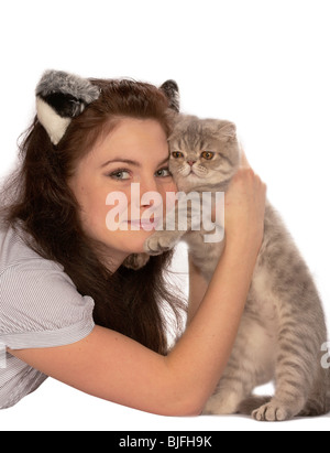 Mädchen hat eine gute Zeit mit einem Kätzchen exotische Rasse Stockfoto