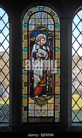 Norden Gang Fenster, "The Good Shepherd". Die Pfarrkirche St. Michael und alle Engel. Hawkshead, Cumbria, England, Großbritannien Stockfoto